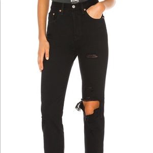 Levi’s Crop Black Jeans